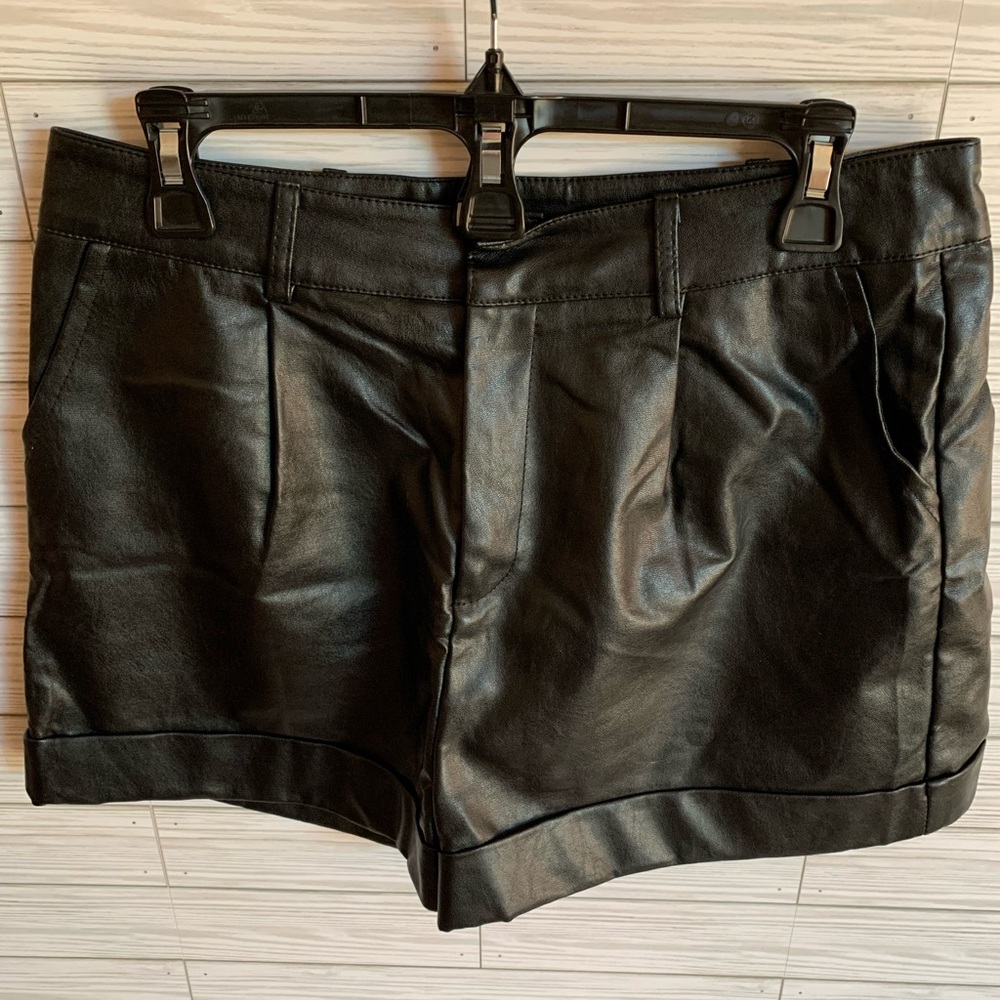 Boutique Faux Leather Women’s Shorts - Black